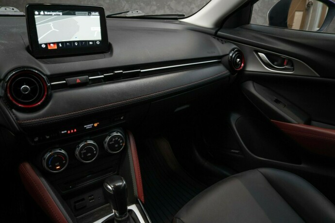 mazda-cx-3-bensin-2018-big-16