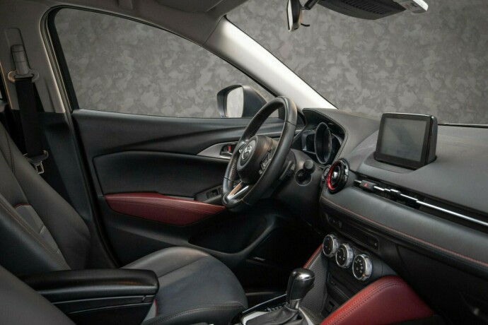 mazda-cx-3-bensin-2018-big-32