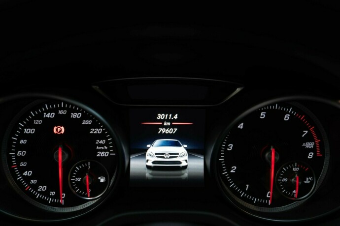 mercedes-benz-cla-bensin-2017-big-12