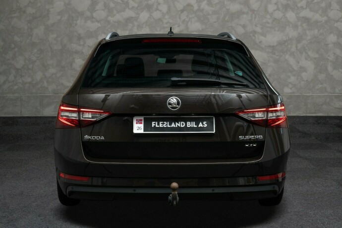 skoda-superb-diesel-2017-big-9