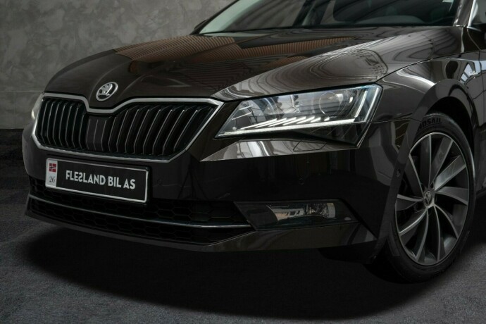 skoda-superb-diesel-2017-big-2