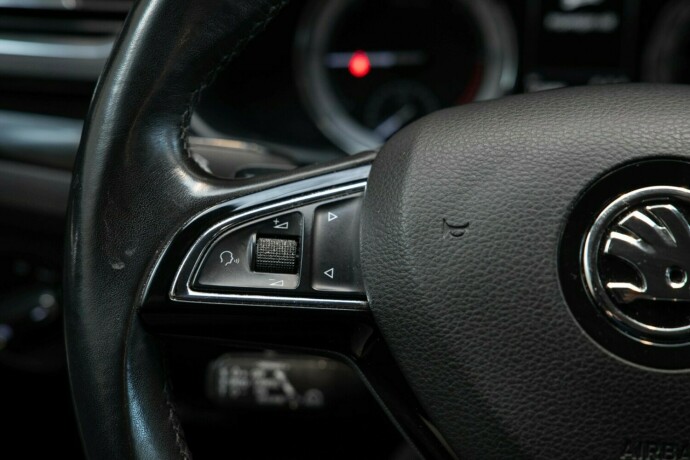 skoda-superb-diesel-2017-big-14