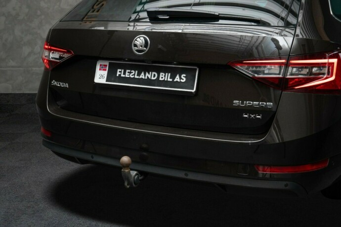 skoda-superb-diesel-2017-big-7