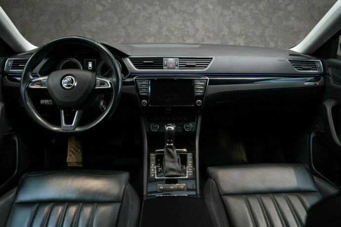 skoda-superb-diesel-2017-big-31