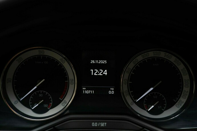 skoda-superb-diesel-2016-big-12