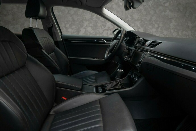 skoda-superb-diesel-2016-big-32