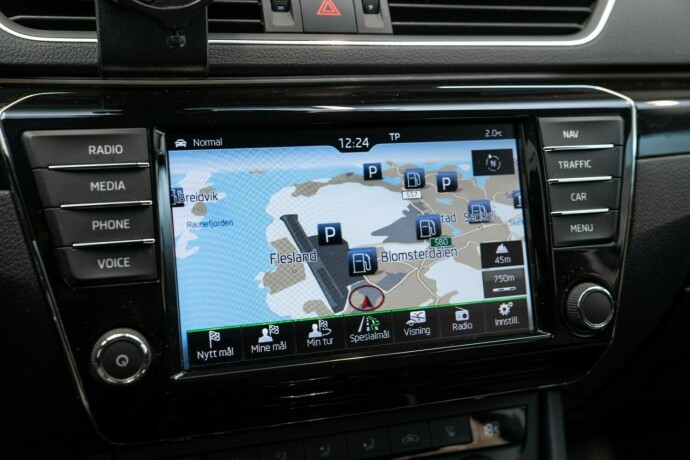 skoda-superb-diesel-2016-big-22