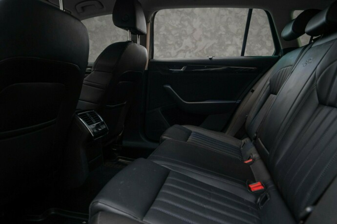 skoda-superb-diesel-2016-big-30