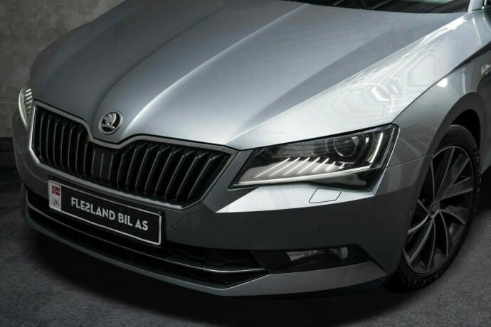 skoda-superb-diesel-2016-big-3