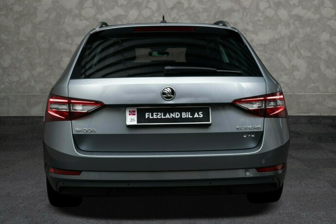 skoda-superb-diesel-2016-big-11