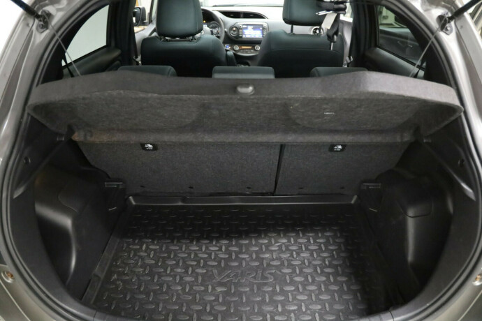 toyota-yaris-elektrisitetbensin-2017-big-14