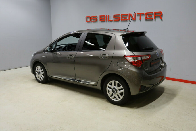 toyota-yaris-elektrisitetbensin-2017-big-5