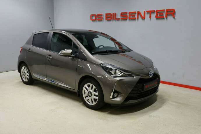 toyota-yaris-elektrisitetbensin-2017-big-0