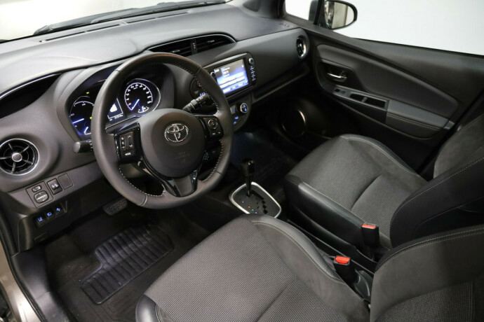 toyota-yaris-elektrisitetbensin-2017-big-7