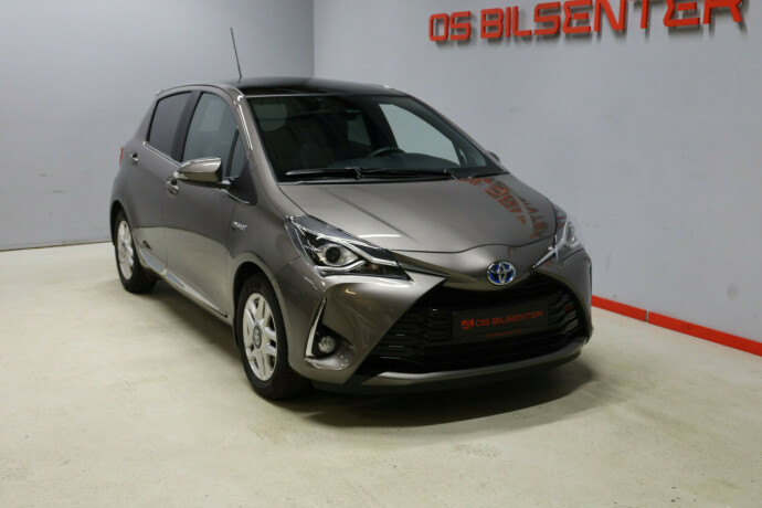 toyota-yaris-elektrisitetbensin-2017-big-1