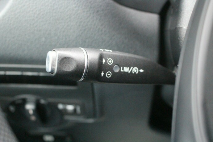 mercedes-benz-vito-diesel-2017-big-10