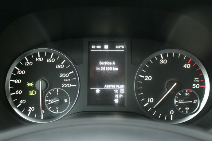 mercedes-benz-vito-diesel-2017-big-15