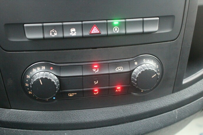 mercedes-benz-vito-diesel-2017-big-14