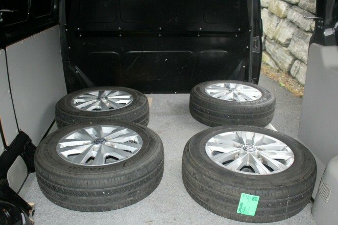 volkswagen-transporter-diesel-2018-big-6