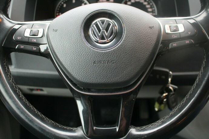 volkswagen-transporter-diesel-2018-big-11