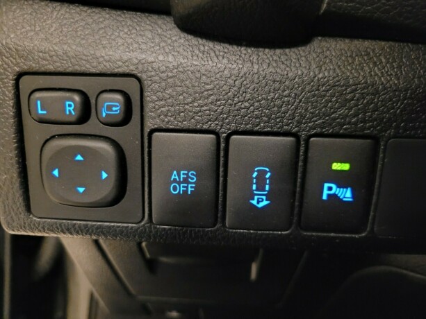 toyota-auris-bensin-2014-big-19