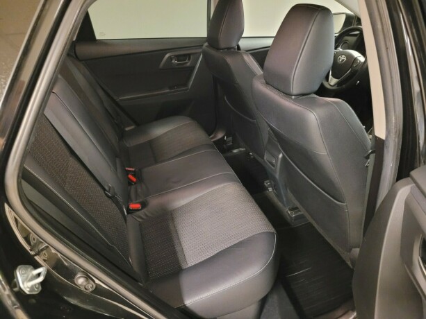 toyota-auris-bensin-2014-big-13