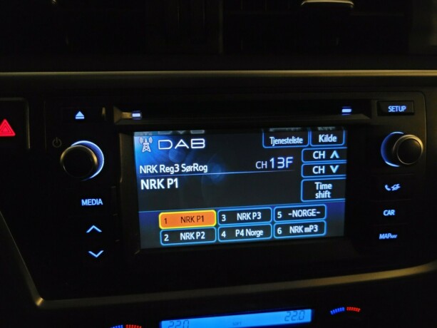 toyota-auris-bensin-2014-big-23