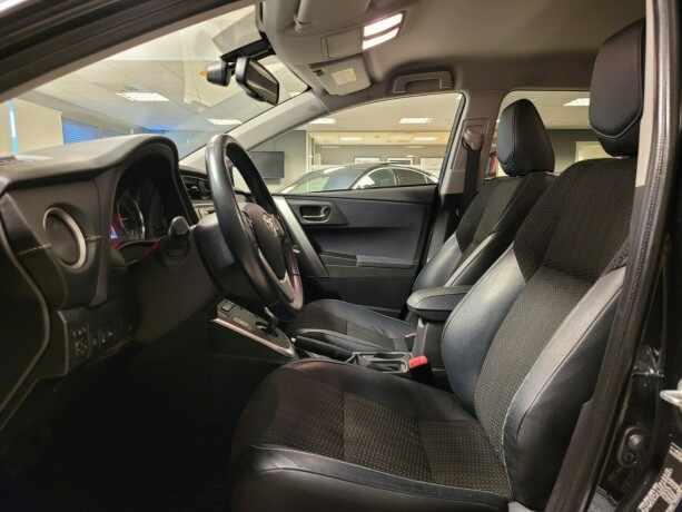 toyota-auris-bensin-2014-big-15