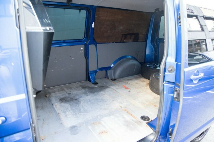 volkswagen-transporter-diesel-2021-big-6