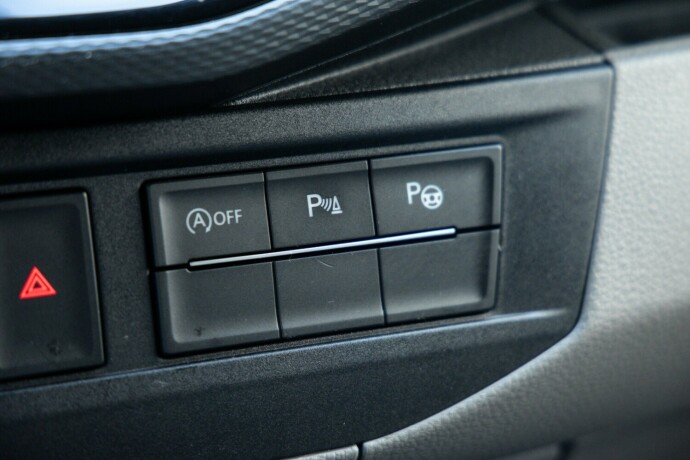 volkswagen-transporter-diesel-2021-big-17