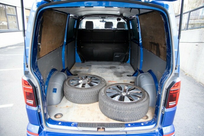 volkswagen-transporter-diesel-2021-big-7