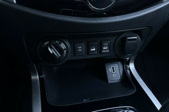 nissan-navara-diesel-2020-big-34