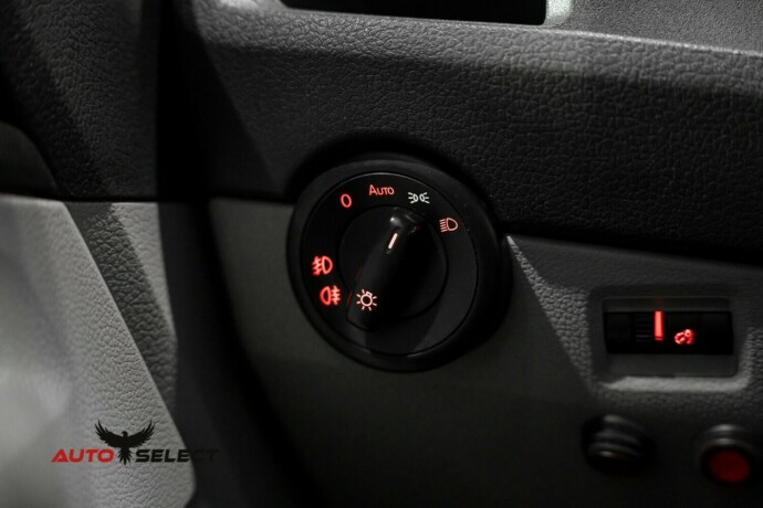 volkswagen-transporter-diesel-2017-big-21