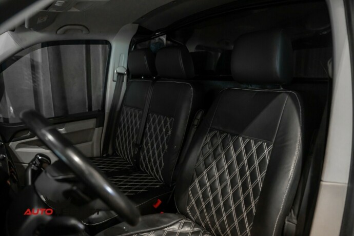 volkswagen-transporter-diesel-2017-big-19