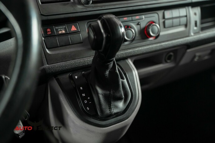 volkswagen-transporter-diesel-2017-big-28