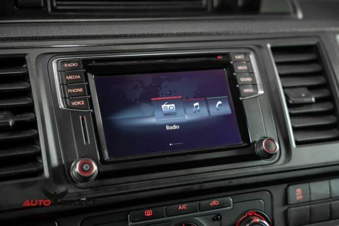 volkswagen-transporter-diesel-2017-big-31