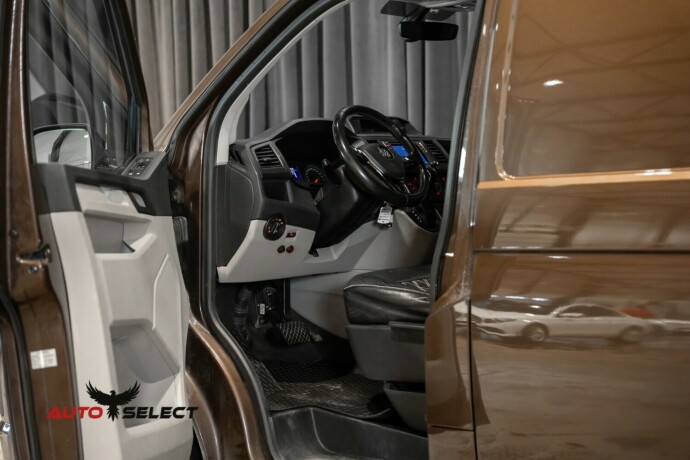 volkswagen-transporter-diesel-2017-big-17