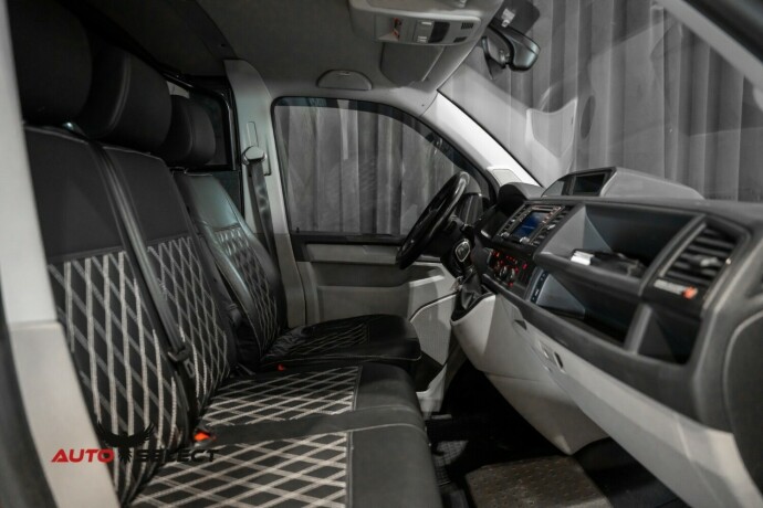 volkswagen-transporter-diesel-2017-big-15