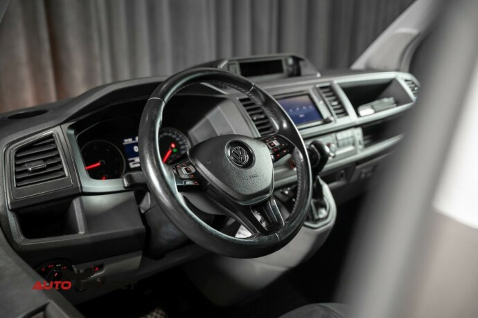 volkswagen-transporter-diesel-2017-big-20