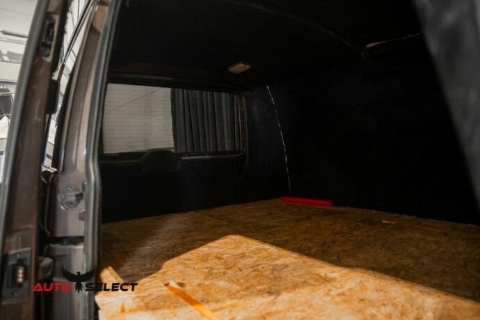 volkswagen-transporter-diesel-2017-big-13
