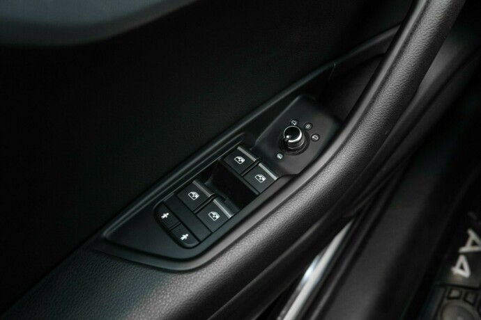 audi-a4-elektrisitetbensin-2019-big-25