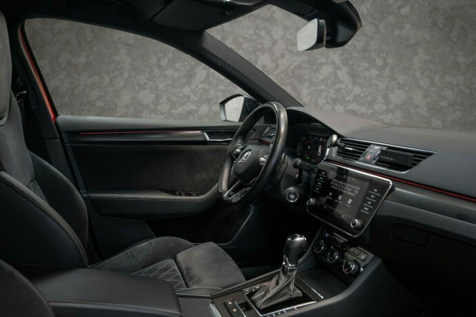 skoda-superb-elektrisitetbensin-2021-big-36