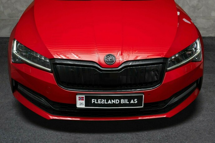 skoda-superb-elektrisitetbensin-2021-big-4