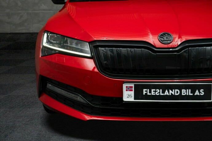 skoda-superb-elektrisitetbensin-2021-big-5