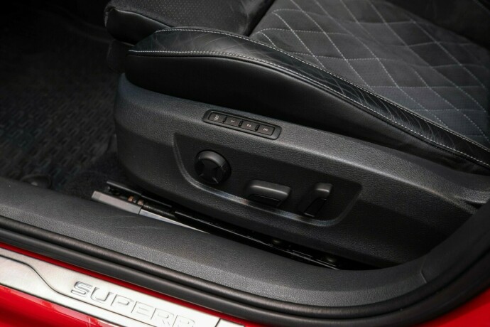 skoda-superb-elektrisitetbensin-2021-big-28