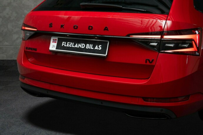 skoda-superb-elektrisitetbensin-2021-big-7