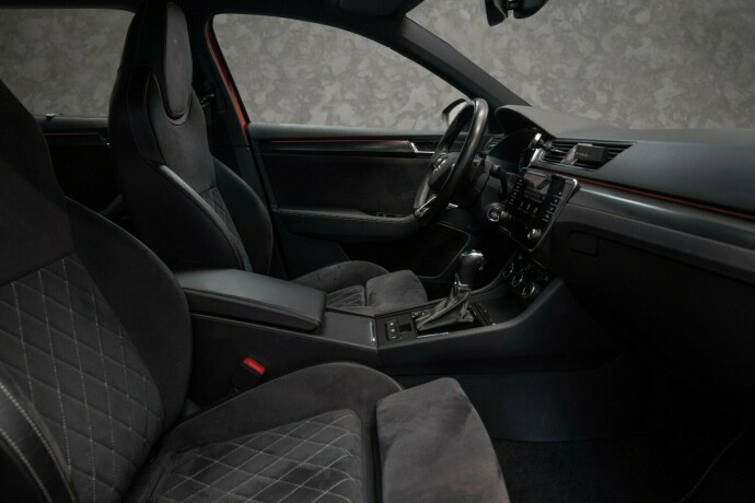 skoda-superb-elektrisitetbensin-2021-big-32