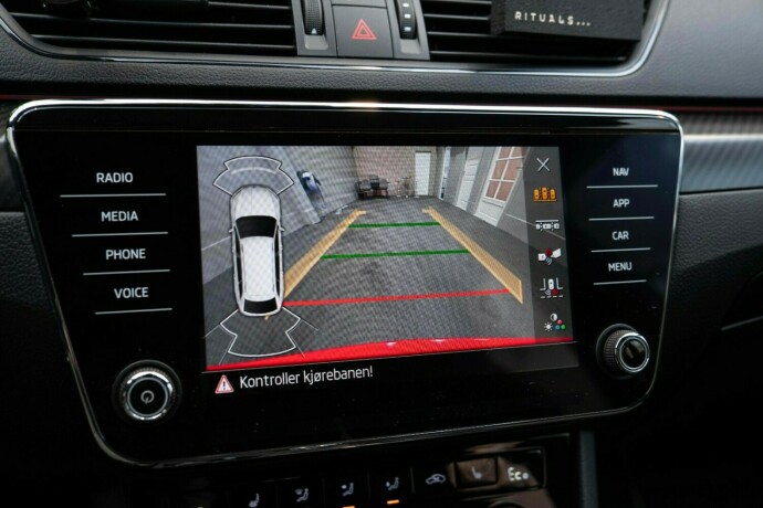 skoda-superb-elektrisitetbensin-2021-big-22