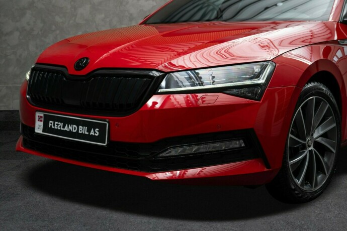 skoda-superb-elektrisitetbensin-2021-big-2