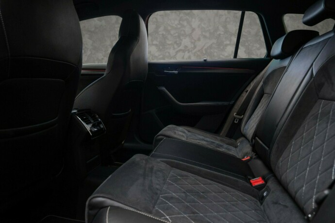 skoda-superb-elektrisitetbensin-2021-big-30